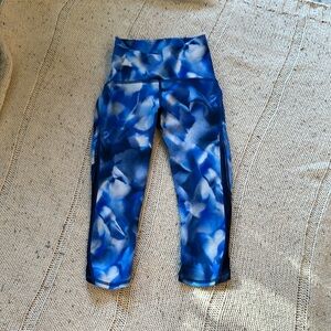 Three-quarter Lululemon leggings size 2